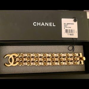 GOLD CHANEL BRACELET CC LOCK  Style Z4241